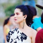 Sunny Leone Instagram – Great day on sets of @MTVSplitsvilla 10!! #SunnyLeone Jim Corbett National Park-CorbettTigerReserve