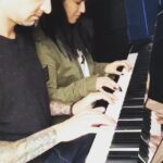 Sunny Leone Instagram – Piano lessons with @dirrty99!! #SunnyLeone