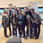Sunny Leone Instagram - Family and friends time!! Celebrating my pre-bday at bowling alley!! @dirrty99 @sunnyrajani @chefsundeep @karishmanaidu14 and others #SunnyLeone Los Angeles, California