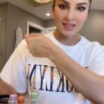 Sunny Leone Instagram - Using the new @starstruckbysl 3-in-1 Color Correcting Sticks! (Check out my story for more details) . . Available exclusively on www.starstruckbysl.com . . #SunnyLeone #crueltyfreemakeup #MadeInIndia 🇮🇳 #luxurymakeup #crueltyfree #cosmetics #makeup