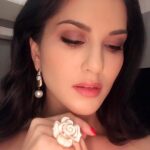 Sunny Leone Instagram - Love my hair&make up by @tomasmoucka Styled by @kavs1977 @kavitalakhaniofficial Assisted by @anjalisinghshekhawat_