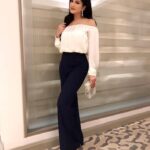 Sunny Leone Instagram – Thank you @rsbyrippiisethi for my awesome polo event outfit! Clutch by @__bechic__
Styled by @kavs1977 @kavitalakhaniofficial
Assisted by @anjalisinghshekhawat_ hair and make up by @tomasmoucka