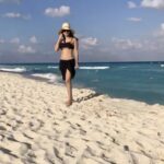 Sunny Leone Instagram - Finally getting some sun and a tan!!! So so nice!