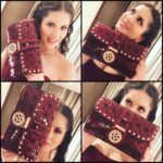 Sunny Leone Instagram - Thanks @rockystarofficial for this clutch! Finally got to use it!