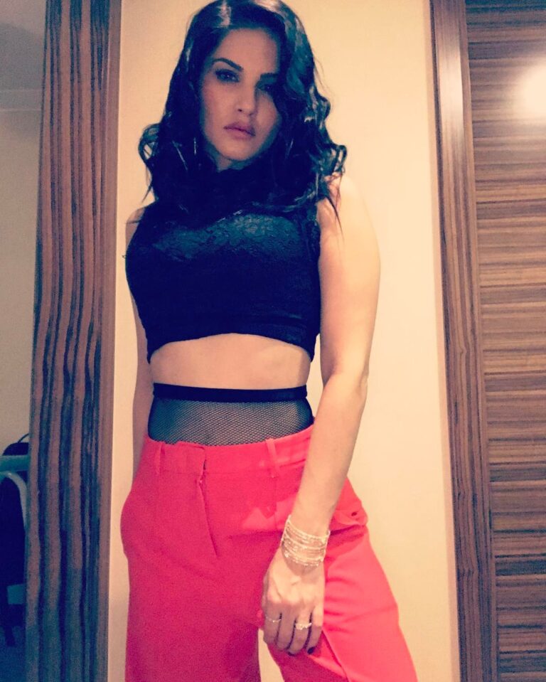 Sunny Leone Instagram - I don't know...