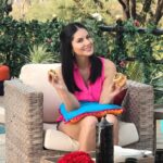 Sunny Leone Instagram – Samosa time!! Hehe shooting…only took one bit but it was yummy. The ladoos that were there…hmmm…that was a different story :) yum yum!!