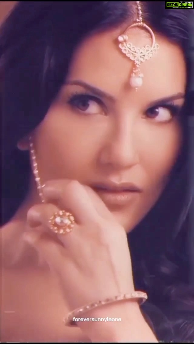 Sunny Leone Instagram - Loved this new desi version of the Drop!! Thank you @foreversunnyleone for this amazing edit 😍 #reelitfeelit #reelsinstagram #SunnyLeone