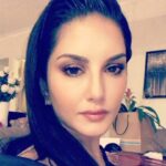 Sunny Leone Instagram - Yay 14million!!! Keep watching y'all! https://m.youtube.com/watch?feature=youtu.be&v=95I5VaR7GeU