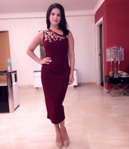 Sunny Leone Instagram - Thanks @kashmiraaofficial for this super cute dress!! Styled by @hitendrakapopara