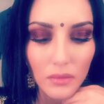 Sunny Leone Instagram - Loved my hair and make up today @tomasmoucka