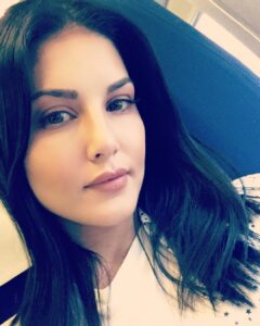 Sunny Leone Instagram - Flying to Delhi!