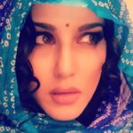 Sunny Leone Instagram – @tomasmoucka is so amazing with make up!!