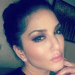 Sunny Leone Instagram – Love @tomasmoucka for making me feel pretty :)