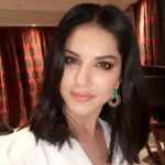 Sunny Leone Instagram - Thanks @the.siddhaa for these cute earings!