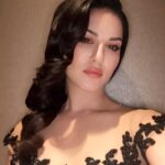 Sunny Leone Instagram - As always @tomasmoucka outdoes himself every time with flawless hair and makeup for @archanakochharofficial fashion show!