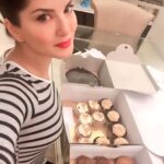 Sunny Leone Instagram - Don't know where to begin here! Thanks @hrithikroshan and @fitnessbakery for making my tummy so happy!! So many options!! Hehe