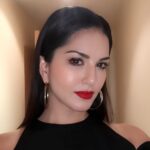 Sunny Leone Instagram – Sleek straight hair pulled back…light shimmer eyes and bright red lips! Thanks @tomasmoucka for amazing hair and make up today!!