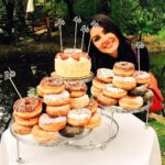 Sunny Leone Instagram - Doughnut towers for Elle's bday party!! Yum yum!! I was good though and didn't eat any :)