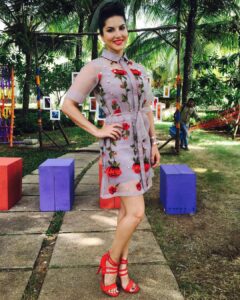 Sunny Leone Instagram - Outfit by @labelnityabajaj styling by @hitendrakapopara make up-@nina_sagri hair-@tomasmoucka