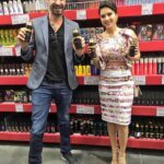 Sunny Leone Instagram – Such a proud moment with @dirrty99 surprise visit to Walmart in Chandigarh. @lustbysunny has arrived! From start to finish!!
