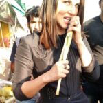 Sunny Leone Instagram - It's never a pretty face while eating ghanna on the street!thank you Nagpur for a very special memory during One Night Stand movie promotions