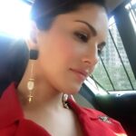 Sunny Leone Instagram - Killer earings by Shillpa Purii @shillpapuriidesignerjewellery @instagladucame sourced by @hitendrakapopara my stylist
