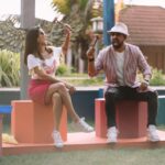 Sunny Leone Instagram – Looks more like the game “whack a mole”!! @rannvijaysingha 😂😂😂
.
.
.
#SunnyLeone #SplitsvillaX3 #bts #OnSets #MtvSplitsvilla