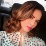 Sunny Leone Instagram – Love my hair and make up today! Thanks @tomasmoucka and @nitashawahi