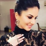 Sunny Leone Instagram – White and black diamonds by @maheshnotandas thank you so much for making me feel so pretty :)