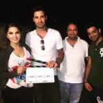 Sunny Leone Instagram – New beginnings with friends!!