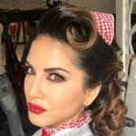 Sunny Leone Instagram – Hiya!!! #nofilter