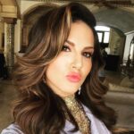 Sunny Leone Instagram – Kiss kiss!!