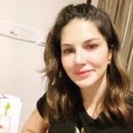 Sunny Leone Instagram - So thankful to all the love put into making me feel special on my birthday. We make due with the resources around us but Nisha, Asher, Noah and @dirrty99 out did themselves. Beyond touched. You can have all the things in the world but without family you are nothing. I’m luckily enough to have a beautiful family, friends and truly everyone out there who blesses me with their love! I love you all so so much! God bless and stay safe everyone! Hold your loved ones close to you and protect each other at all costs!! It’s our job as parents to protect our family and feed our family. Stay indoors and wear a mask!!