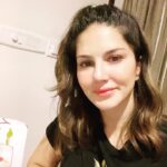 Sunny Leone Instagram - So thankful to all the love put into making me feel special on my birthday. We make due with the resources around us but Nisha, Asher, Noah and @dirrty99 out did themselves. Beyond touched. You can have all the things in the world but without family you are nothing. I’m luckily enough to have a beautiful family, friends and truly everyone out there who blesses me with their love! I love you all so so much! God bless and stay safe everyone! Hold your loved ones close to you and protect each other at all costs!! It’s our job as parents to protect our family and feed our family. Stay indoors and wear a mask!!