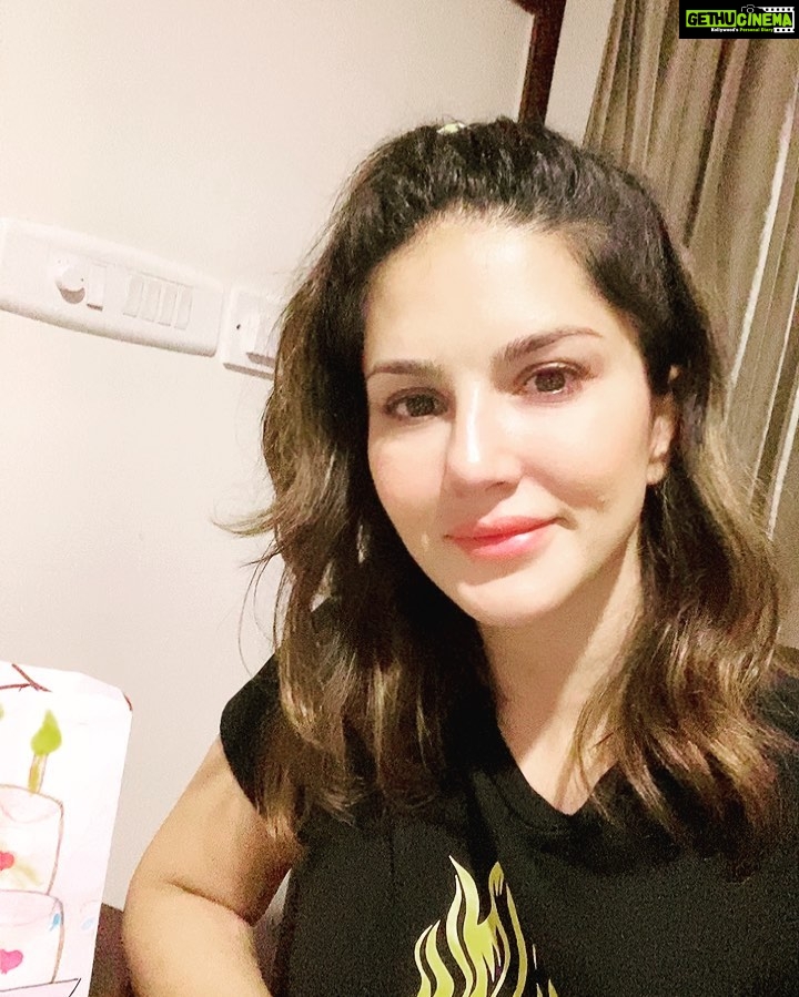 Sunny Leone Instagram - So thankful to all the love put into making me feel special on my birthday. We make due with the resources around us but Nisha, Asher, Noah and @dirrty99 out did themselves. Beyond touched. You can have all the things in the world but without family you are nothing. I’m luckily enough to have a beautiful family, friends and truly everyone out there who blesses me with their love! I love you all so so much! God bless and stay safe everyone! Hold your loved ones close to you and protect each other at all costs!! It’s our job as parents to protect our family and feed our family. Stay indoors and wear a mask!!