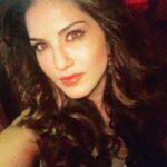 Sunny Leone Instagram - All flossed out for Splitsvilla promo tonight. Wait till you see the dress!!
