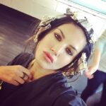 Sunny Leone Instagram - Tin head!!!! Haha the luxury of beauty maintenance!! I look like a freakazoid!!!