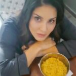 Sunny Leone Instagram - When you are on a diet and have a craving for #Maggi 🍝🤤😭 . . #SunnyLeone