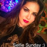 Sunny Leone Instagram - Muahhhh !!!! Enjoy your Sunday