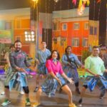 Sunny Leone Instagram - From the set of #ohmyghost in Chennai our special jig for my fav show @outlander_starz @samheughan Do you like our Lungi Kilts?? Hehe ❤️💋 @whitehorseoffl @sunnyrajani @sameerkatariya92 @jeetihairtstylist @hitendrakapopara @imraj_gupta @richie_muah #scottish