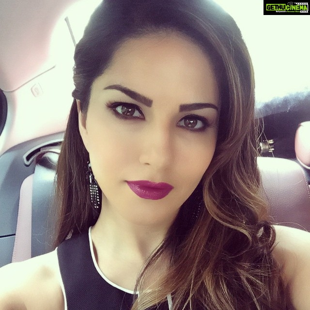 Sunny Leone Instagram - On my way for a full afternoon of interviews for Leela!!