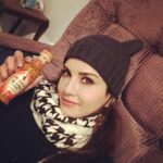 Sunny Leone Instagram - Freezing cold in London!! But I'm nice and cozy and found nandos peri peri sauce!! Lol