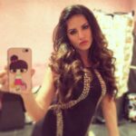 Sunny Leone Instagram - What's up peeps!! Muah!!