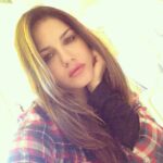 Sunny Leone Instagram – Chillin in sunset plaza!!!