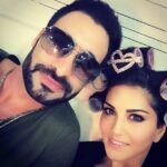 Sunny Leone Instagram – Bored and sitting in rollers with @dirrty99 @danielweber99