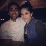 Sunny Leone Instagram - Me and my brother at dinner @chefsundeep