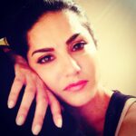 Sunny Leone Instagram - Home and sleepy!!