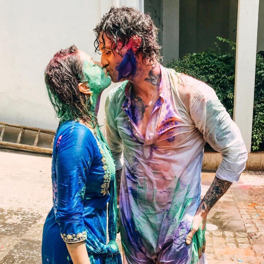 Sunny Leone Instagram - The best Holi with family!! Nothing pretty or delicate about it. Nisha, Asher and Noah unleashed and did what they are suppose to! Just had fun! God Bless you all and hope your lives are always full of color!! Sunny Leone Instagram - The best Holi with family!! Nothing pretty or delicate about it. Nisha, Asher and Noah unleashed and did what they are suppose to! Just had fun! God Bless you all and hope your lives are always full of color!!