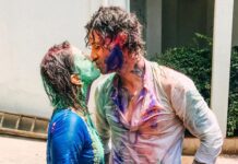 Sunny Leone Instagram - The best Holi with family!! Nothing pretty or delicate about it. Nisha, Asher and Noah unleashed and did what they are suppose to! Just had fun! God Bless you all and hope your lives are always full of color!!