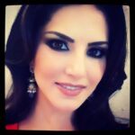 Sunny Leone Instagram –